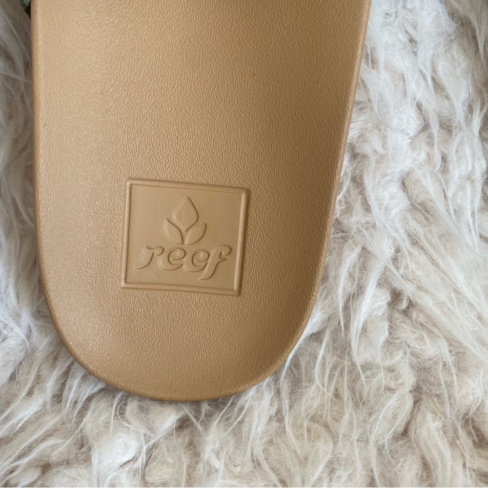 NWOT REEF  Cushion Vista Studded Slide Sandals Olive Green Gold Studs Size 7 - Picture 4 of 9